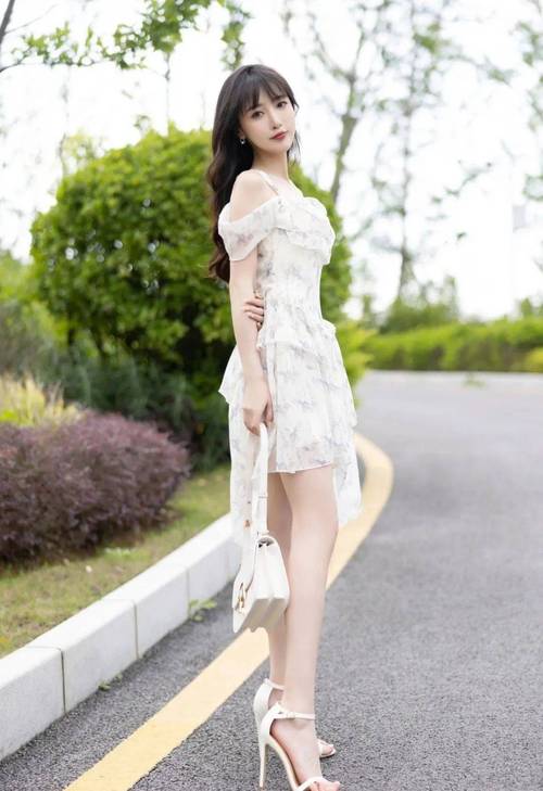 美女扒开腿让男人桶爽久久软件,一款为用户提供极致享受的视频播放软件